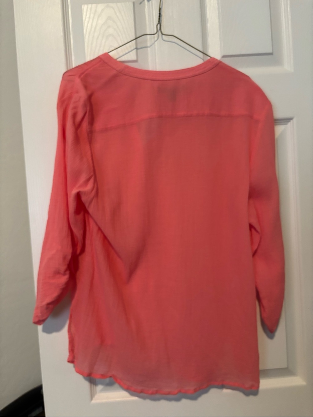 Tommy Bahama Coral Split-Neck Women’s Blouse + Magenta 2 for 1! - Picture 2 of 4